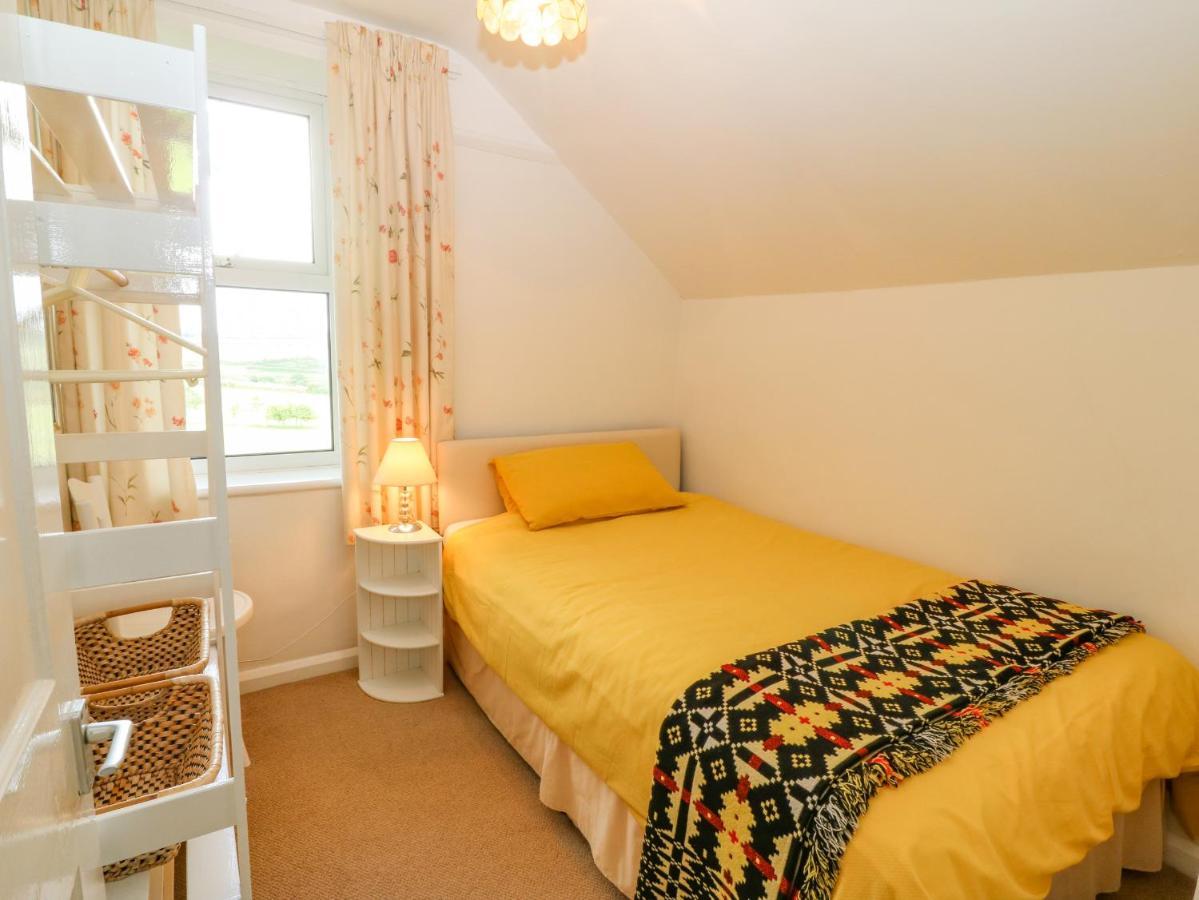 Garreg Lwyd Farm Villa Пълхели Екстериор снимка