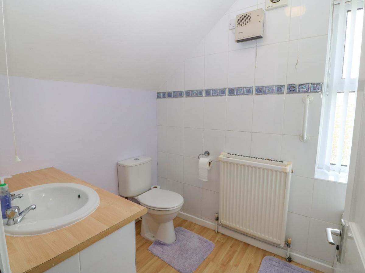 Garreg Lwyd Farm Villa Пълхели Екстериор снимка